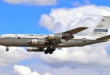 Военный самолет США провел разведку над территорией РФ